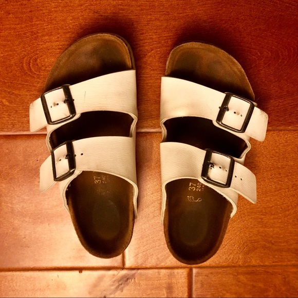 Birkenstock Shoes - Birkenstock || Arizona White